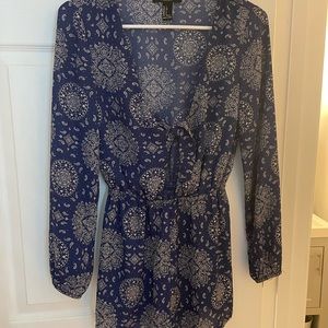 Tie front cut out romper - EUC